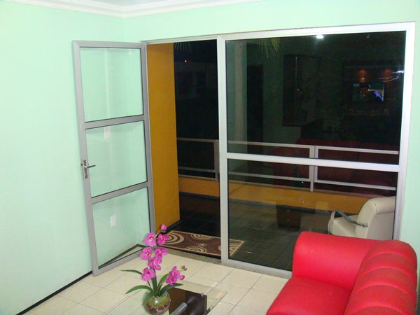 PORTA ENTRADA SALA 1