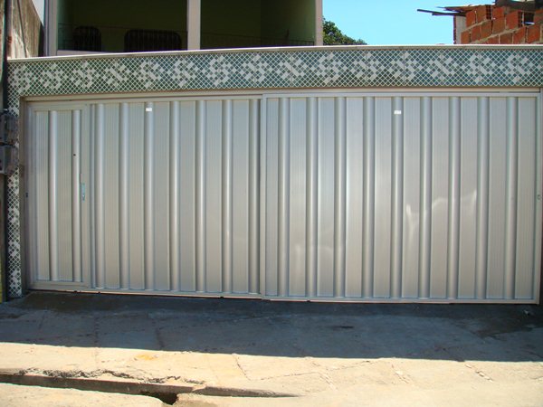 PORT�ES  PARA DUAS GARAGENS