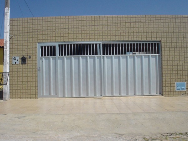 PORT�O DUPLO COM PORTA DO LADO