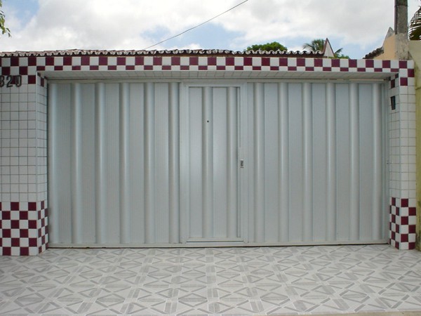 PORT�O  COM  PORTA NO MEIO