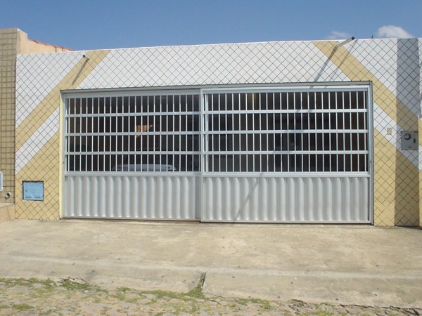 PORT�O DUPLO COM GRADE